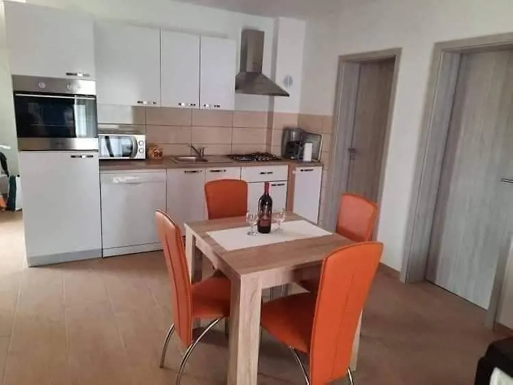 Apartman Tin Vir